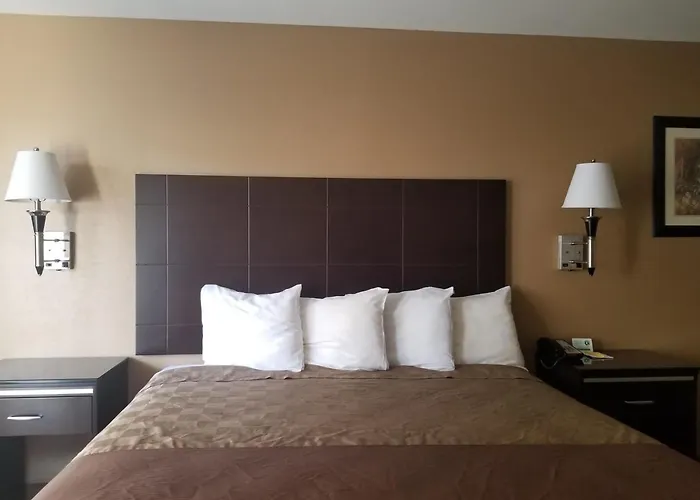 Sunburst Spa & Suites Motel